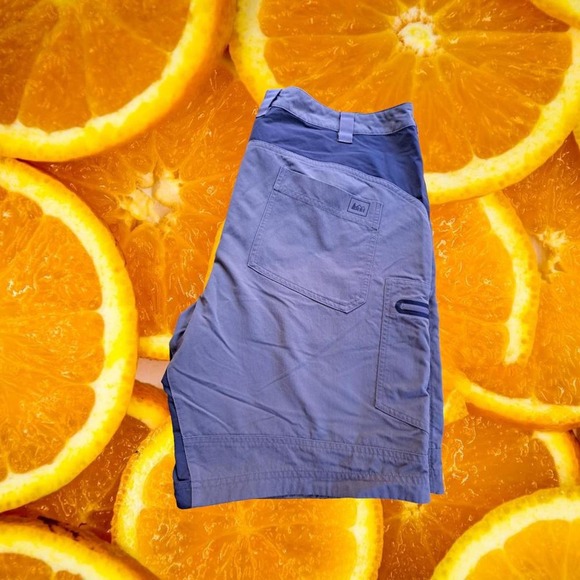 REI Tan and Gray Short with Front and Back Pockets Size 38 - Picture 2 of 6